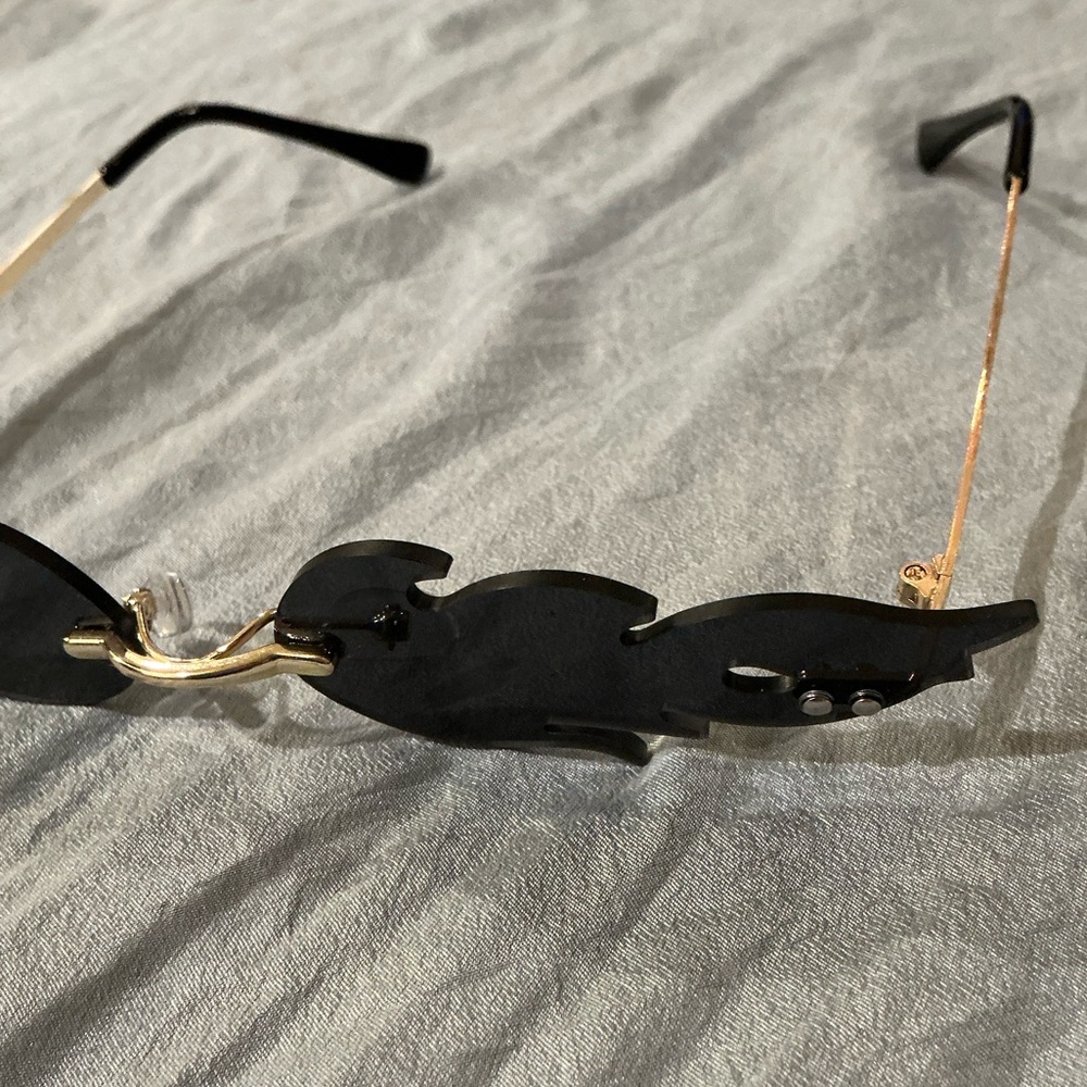 Black Flame Sunglasses perfect for rave - Picture 2 of 5